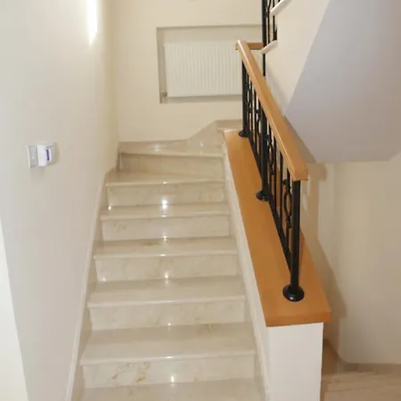 Anthorina 15 Villa